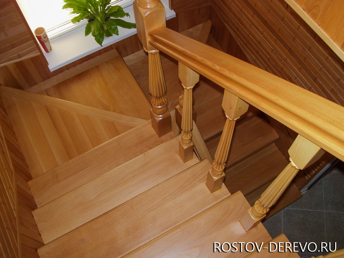 деревянная лестница из бука фото