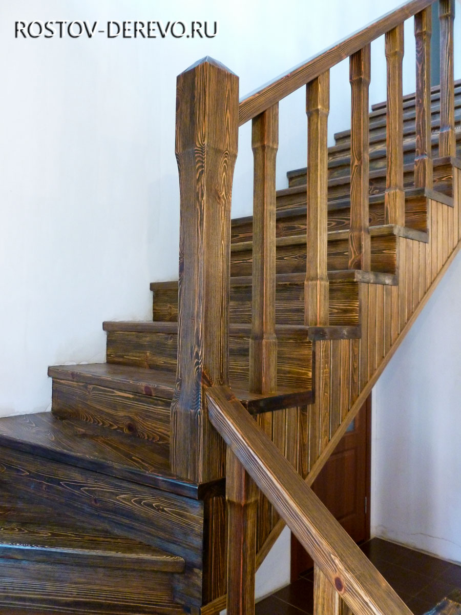 лестница из сосны в стиле кантри фото