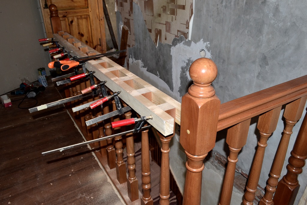 Установка элементов ограждения из бука Установка элементов ограждения из бука