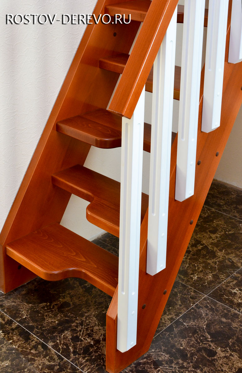 лестница из дерева гусиный шаг фото