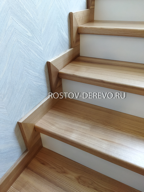 ПЛИНТУС ДЕРЕВЯННОЙ ЛЕСТНИЦЫ