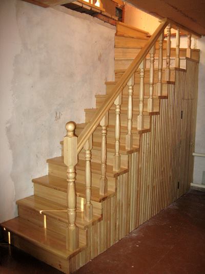 маршевая лестница из сосны 